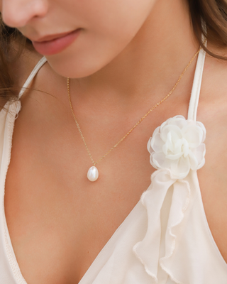 Large Pearl Pendant Necklace in 18k Gold Vermeil Vianne Jewellery