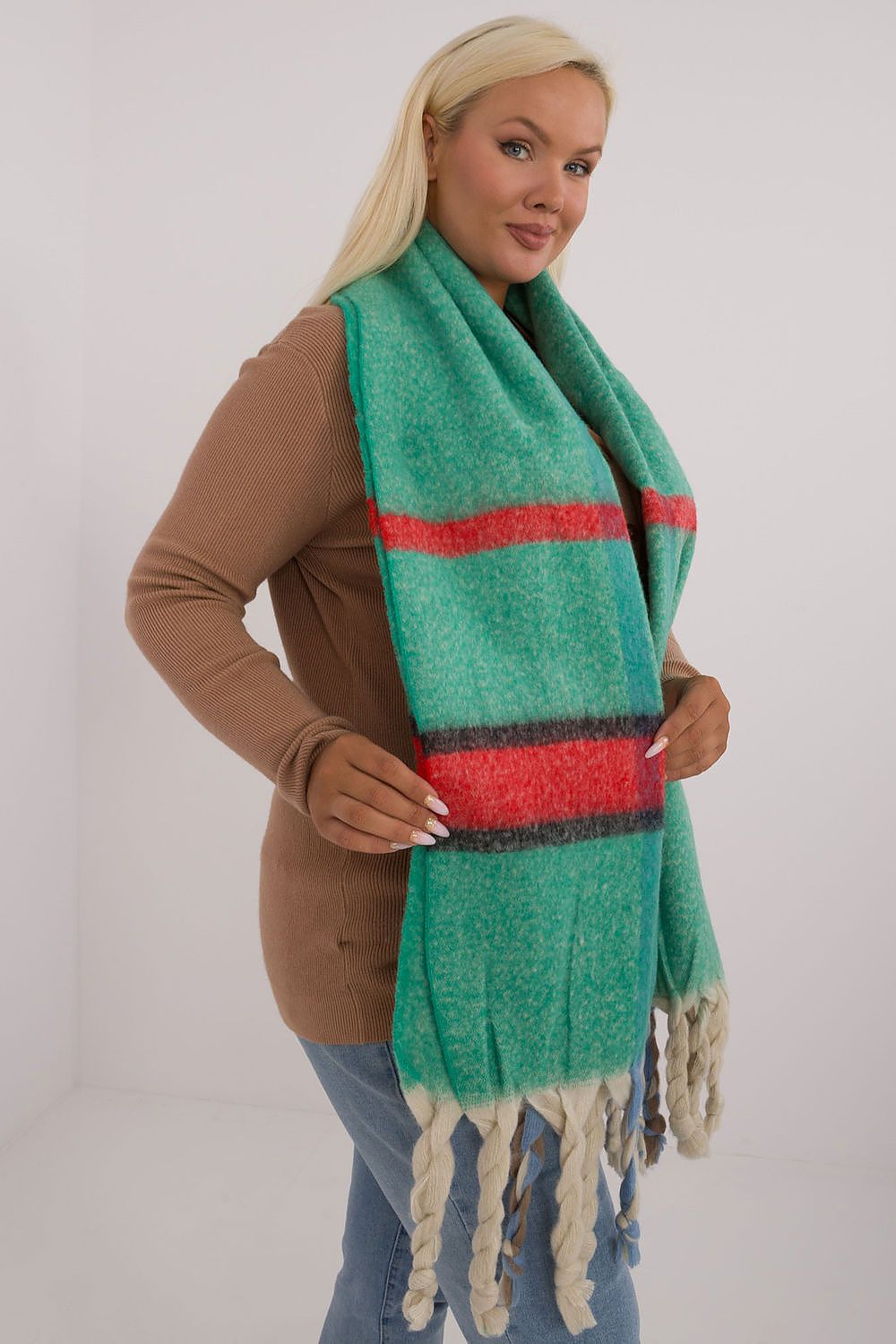  Shawl model 200287 AT 