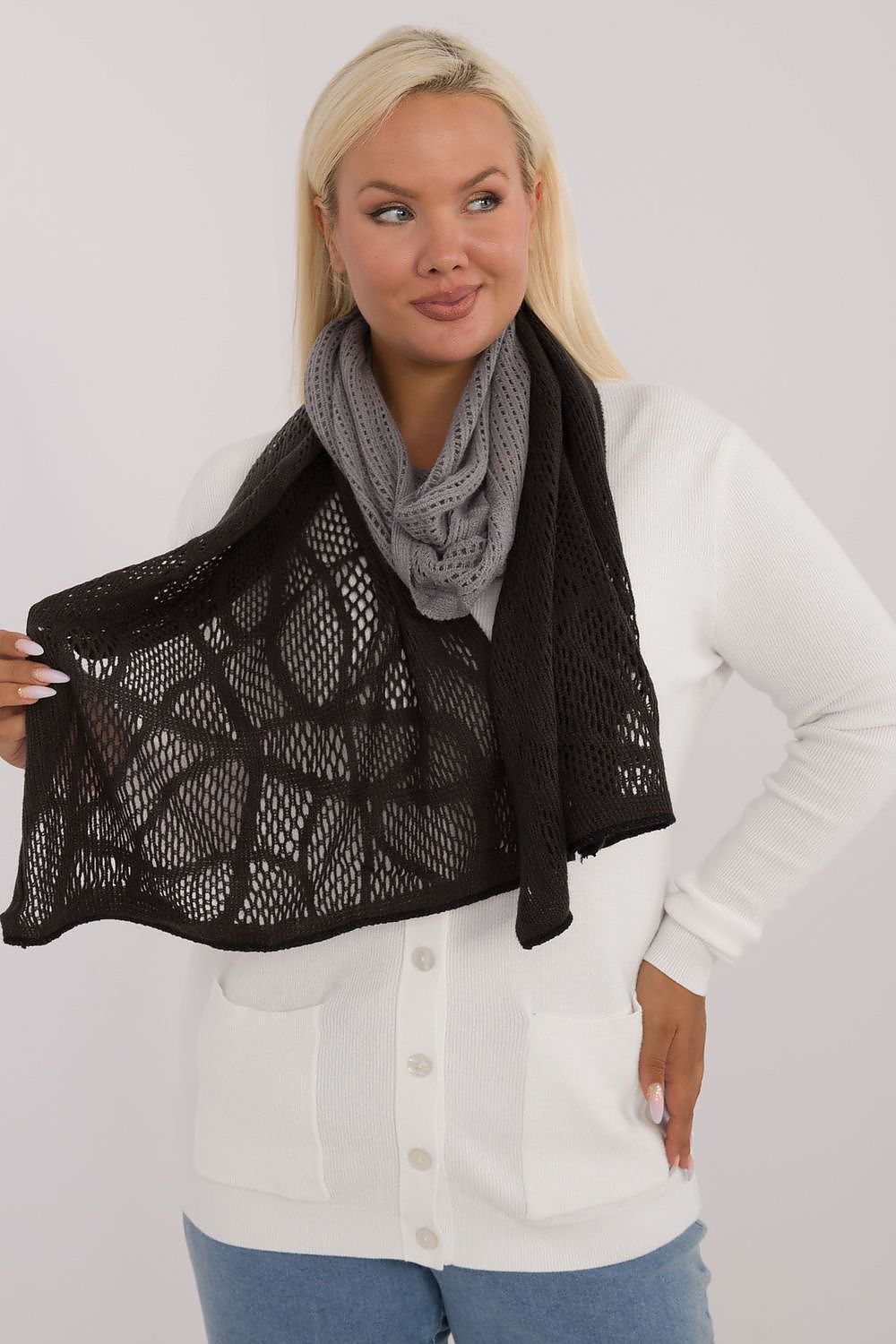  Shawl model 200849 AT 