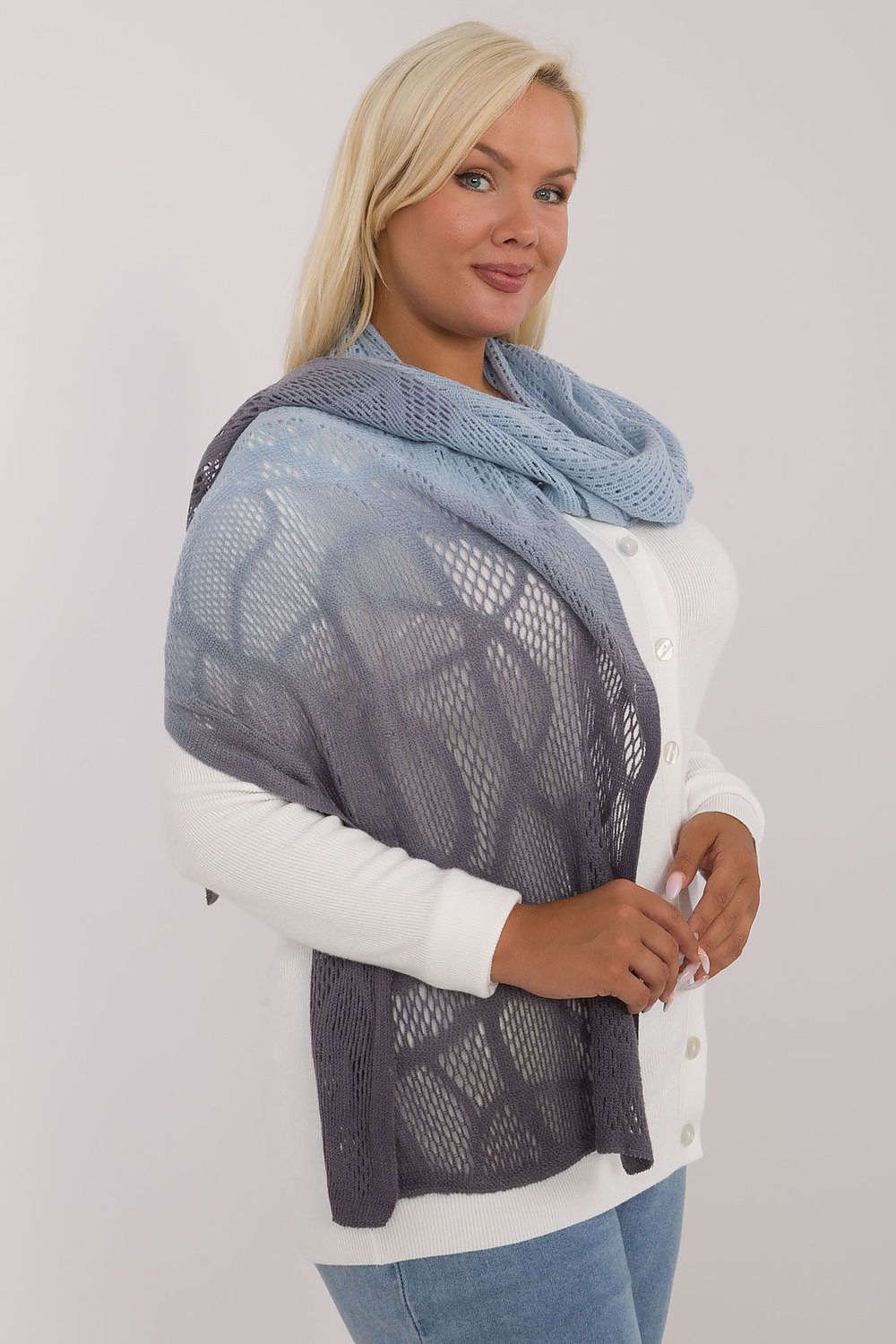  Shawl model 200851 AT 