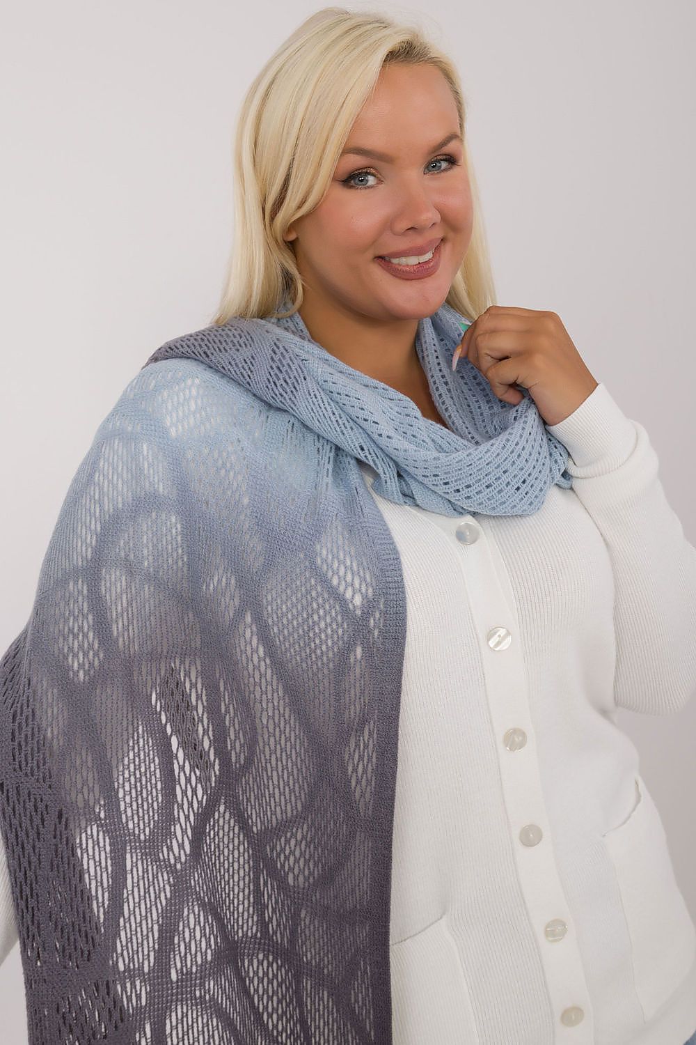  Shawl model 200851 AT 