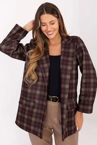 Women’s checked blazer in dark plaid with long sleeves and tailored fit worn by smiling woman