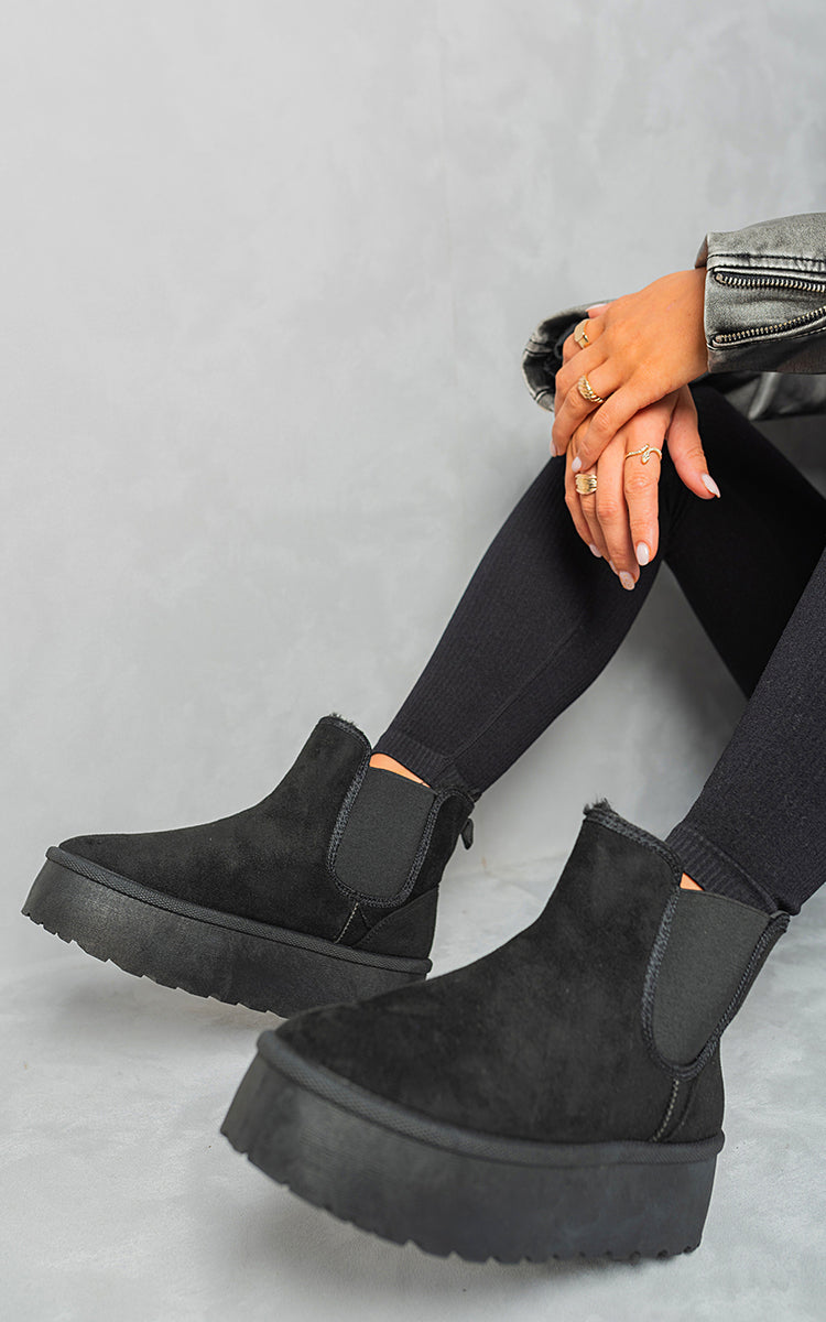 Women's Faux Fur Lined Platform Chelsea Boots